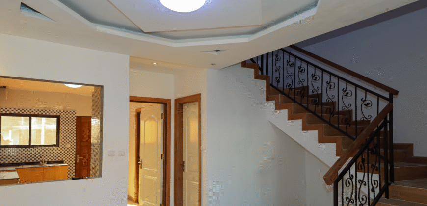 Your Comfortable 3-Bedroom Family Home with Dedicated Dining – For Rent