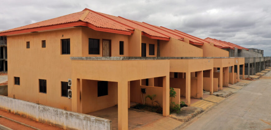 3 Bedroom Family Living with Dining & Kitchen